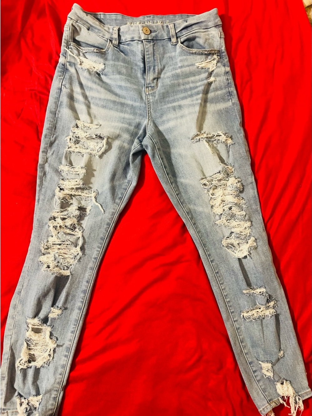 American Eagle Outfitters Light Wash Distressed Skinny Jeans